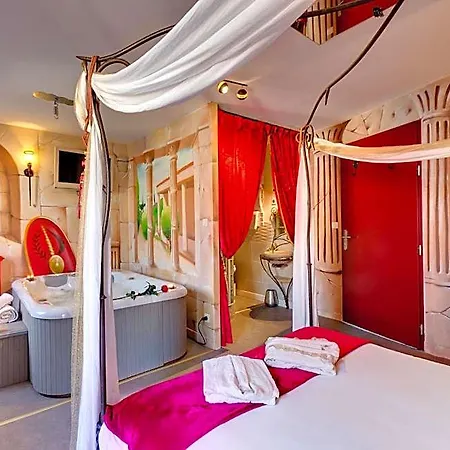 Venus Avec Jacuzzi Privatif Hotel del amor *